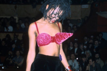 История жемчужного колье с кулоном-сферой от Vivienne Westwood