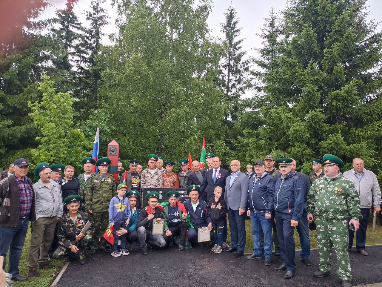 В поселке Лунино прошло торжественное открытия обелиска «Пограничникам всех поколений».