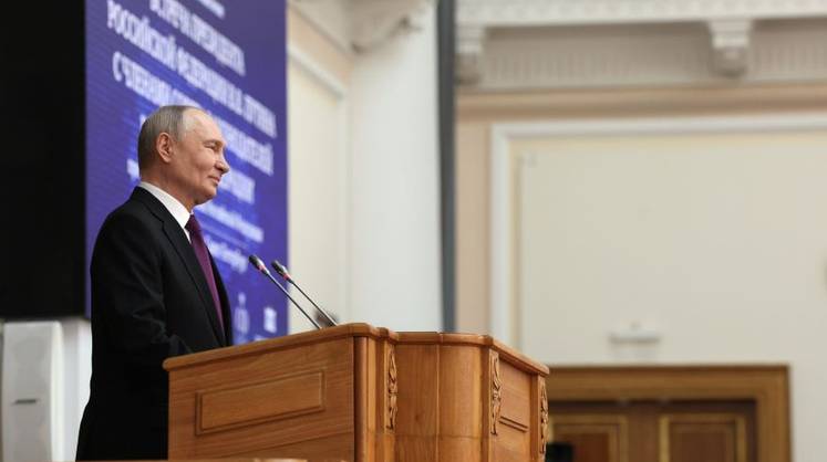 Путин: наша не так давно выработанная стратегическая линия состоит в том, чтобы не копировать чужое, а задавать тенденции на рынках