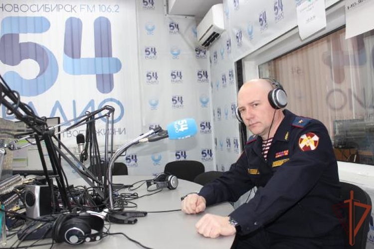 В Новосибирске росгвардейцы выступили спикерами всероссийского проекта «Спасенная Европа», посвященного 80-летию Победы 