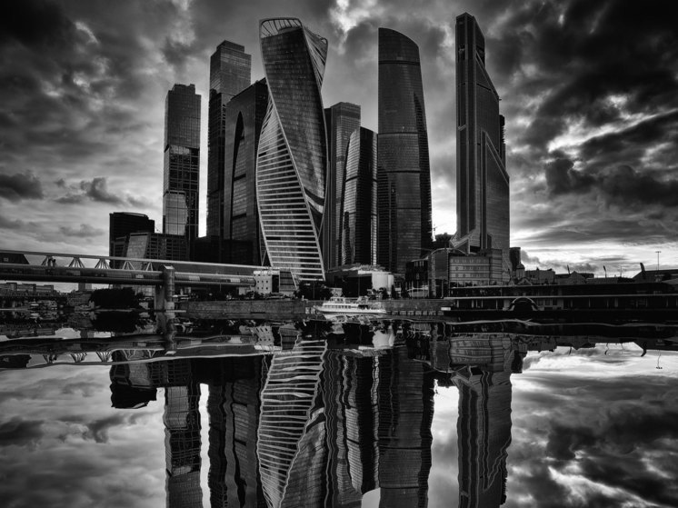 Строящееся здание в Москва-Сити получило незначительные повреждения ...