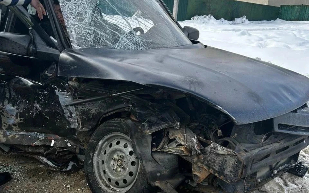 Три человека пострадали в ДТП с двумя легковушками в Апшеронском районе