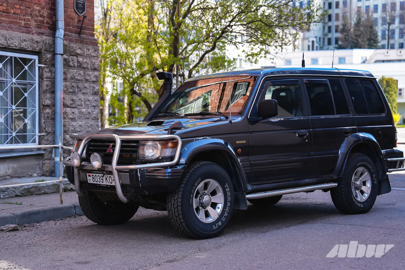 «Это был типичный перекупский вариант, но я влюбился»: история 30-летнего Mitsubishi Pajero
