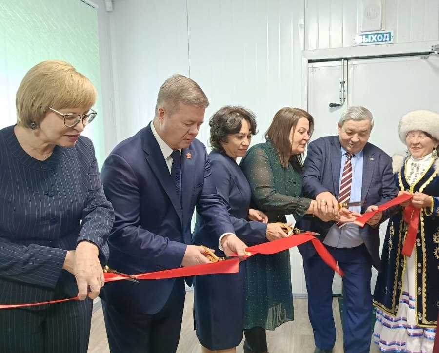 Современный сельский клуб с летней сценой открыли в деревне Кунашакского района