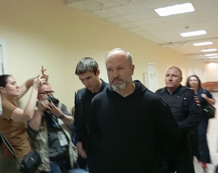 Дело приобретает серьезный оборот: экс-министр транспорта Ростовской области Кушнарев пожаловался на поющих «Катюшу» сокамерников с СВО 