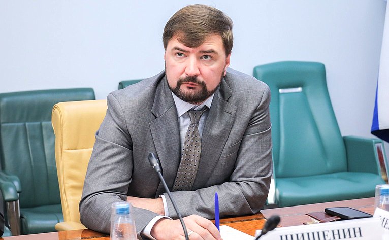 Круглый стол Комитета СФ по экономической политике на тему «Автономные транспортные средства: от испытаний к интеграции в правовое поле РФ»
