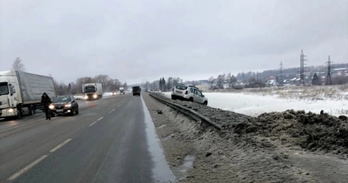 Площадь независимости киев 2014. 26 01 2014. Календарная сетка 2014 год. 26 01 2014. Фура на трассе.