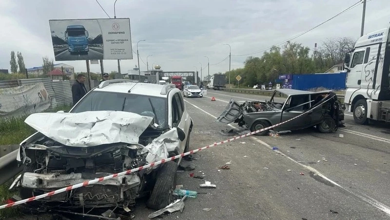 Бесправник на «семёрке» устроил массовое ДТП в Невинномысске, четверо в больнице
