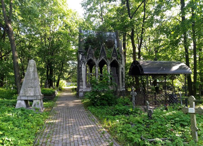 Урну с прахом Александра Ширвиндта захоронили на центральной аллее Новодевичьего кладбища
