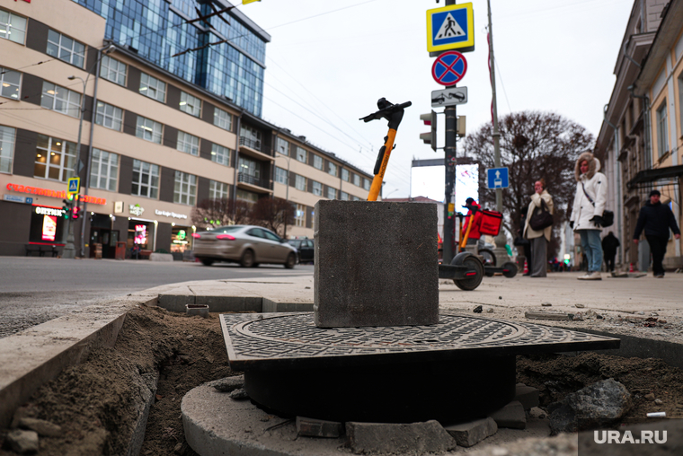 Ремонт дорог. Екатеринбург, тротуар, люк, брусчатка, плитка, ремонт