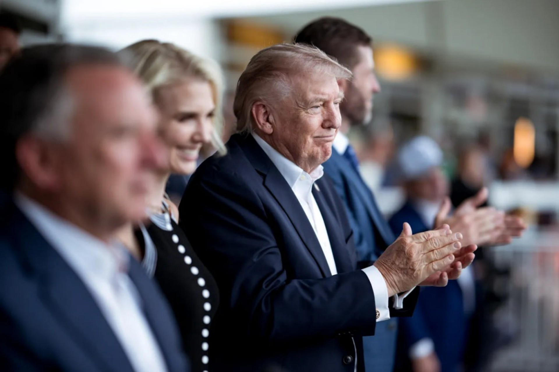 Трамп провозгласил 8 мая Днем Победы США