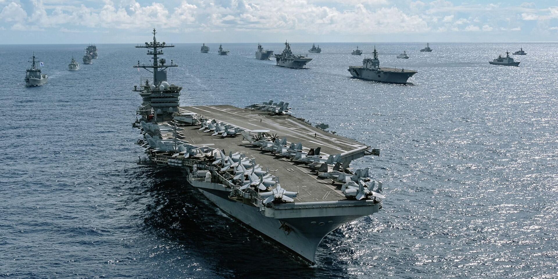 Американский авианосец Авраам Линкольн - ИноСМИ, 1920, 16.01.2026