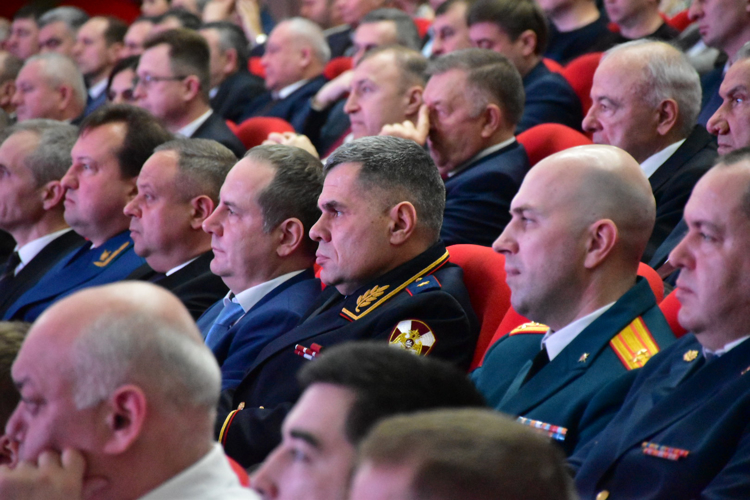 Большой праздничный концерт посетили представители Росгвардии в Адыгее