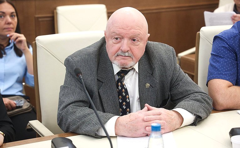 Совещание Комитета Совета Федерации по аграрно-продовольственной политике и природопользованию «О реализации Всероссийской программы «Деревья – памятники живой Природы»»