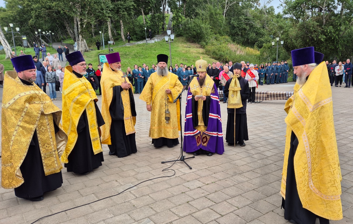 Победа наших предшественников является ярким свидетельством беспримерного мужества, героизма и самоотверженности, - сказал Глава города Евгений Беляев о героической обороне Петропавловска