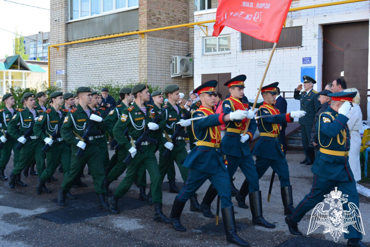 В Башкирии кадеты подшефного класса Росгвардии присоединились к акции «Парад у дома ветерана»