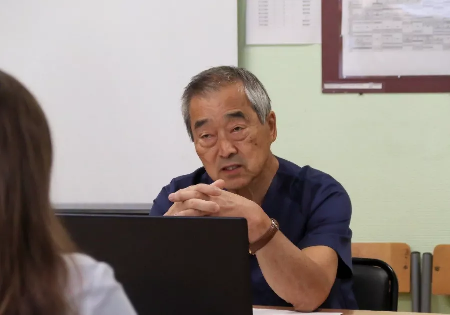 Юрий Тен передает опыт студентам