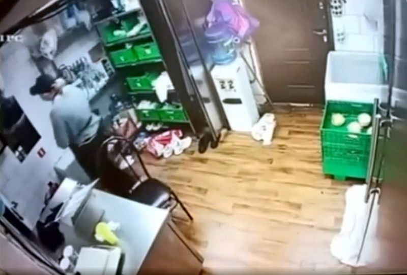 В Пятигорске сотрудница ресторана украла деньги из сейфа