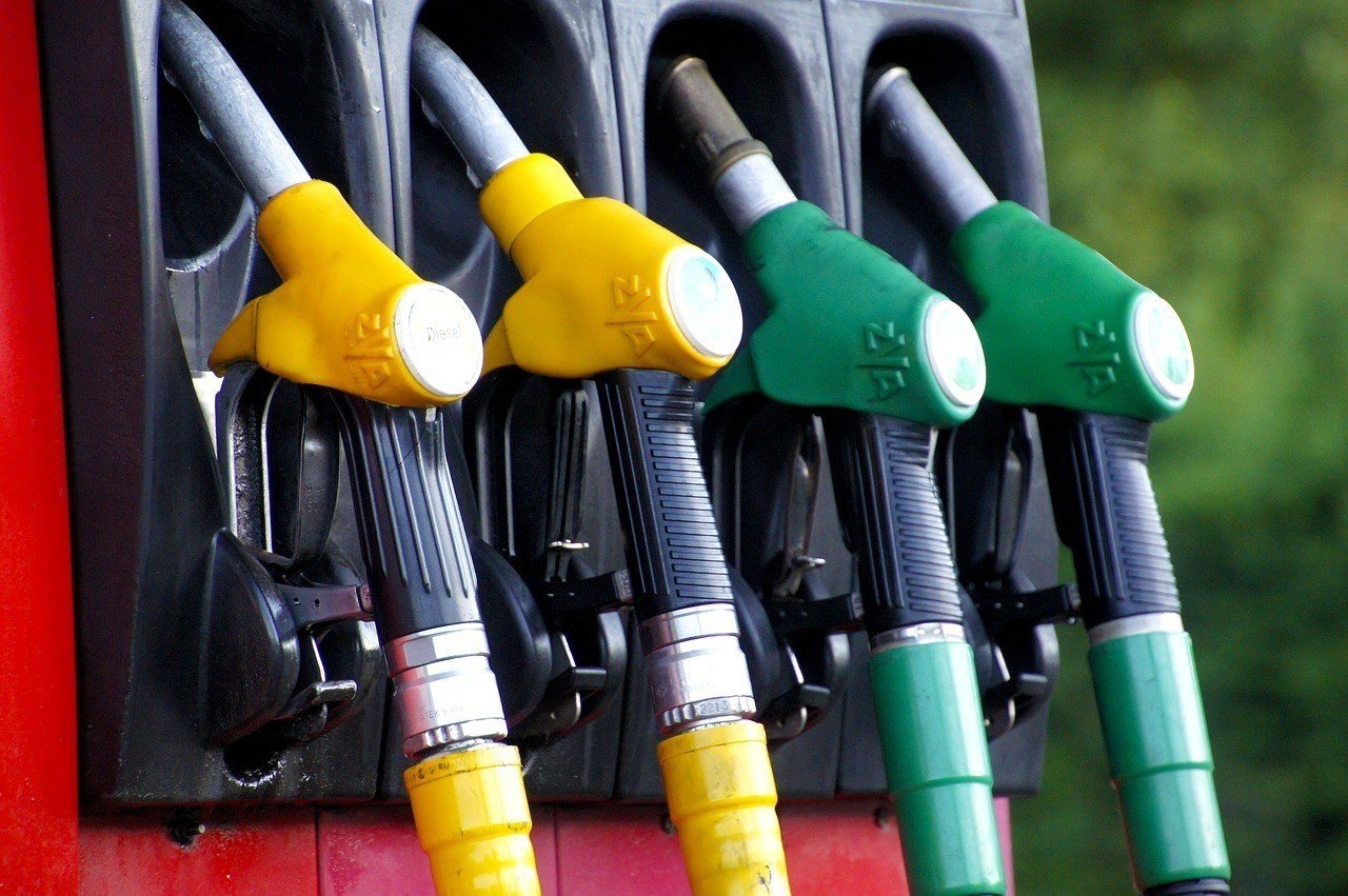 В Молдове цена бензина опустилась ниже 23 леев за литр