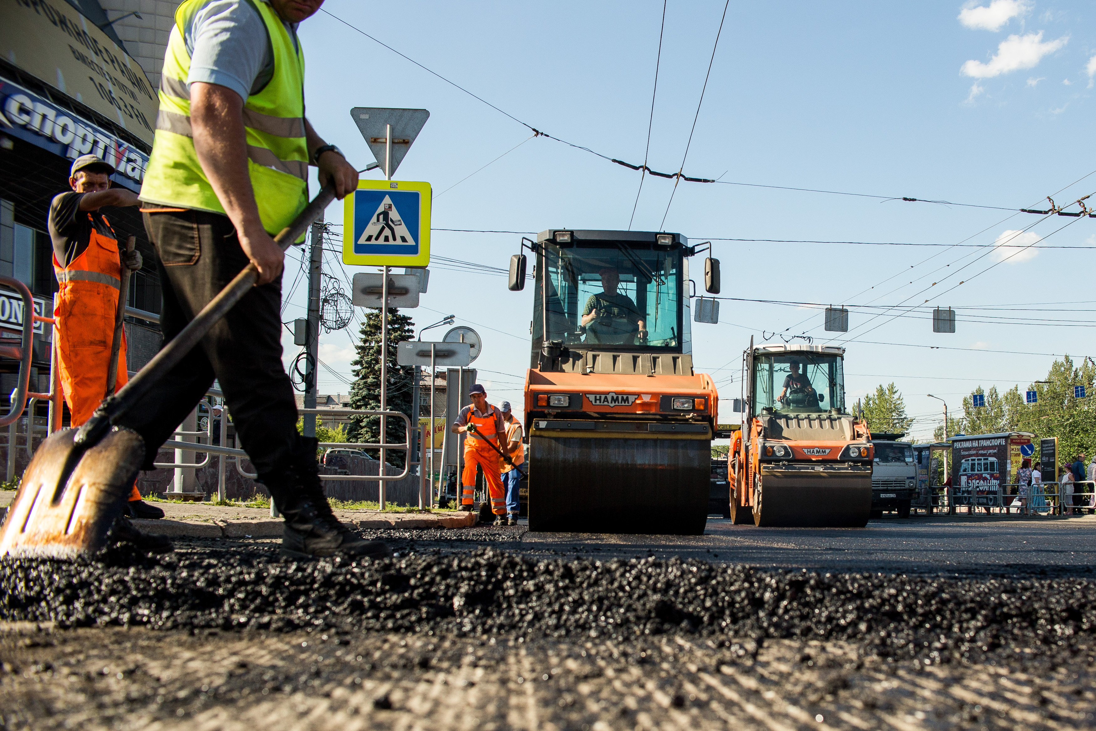 Деревья вдоль трассы. Воронеж дороги. Потратили на дорогу. Дорожные работы. Дороги югры.