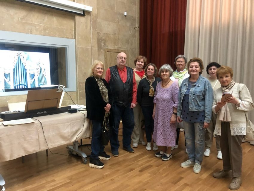 Центр долголетия сокол. Центр Московского долголетия. Московское долголетие. Встреча с учителем. Центр Московского долголетия Орехово.