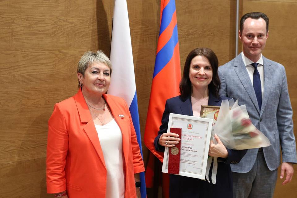 В облдуме чествовали лучших волгоградских врачей