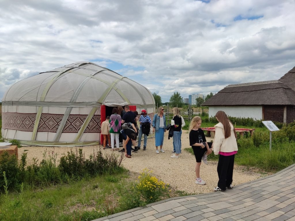 Самара этнопарк дружбы. Этно парк Самара. Парк дружбы народов. Парк дружбы народов Самара. Этнопарк дружбы народов в Самаре.