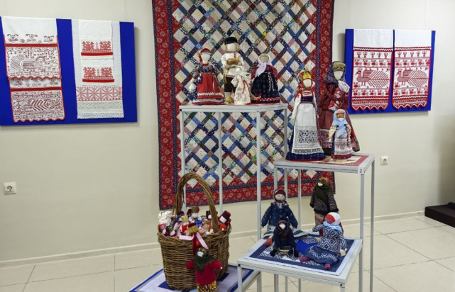 Сотрудники Управления Минюста России по Вологодской области посетили выставку «Золотое зерно традиций» (01.10.2025) Фото 3