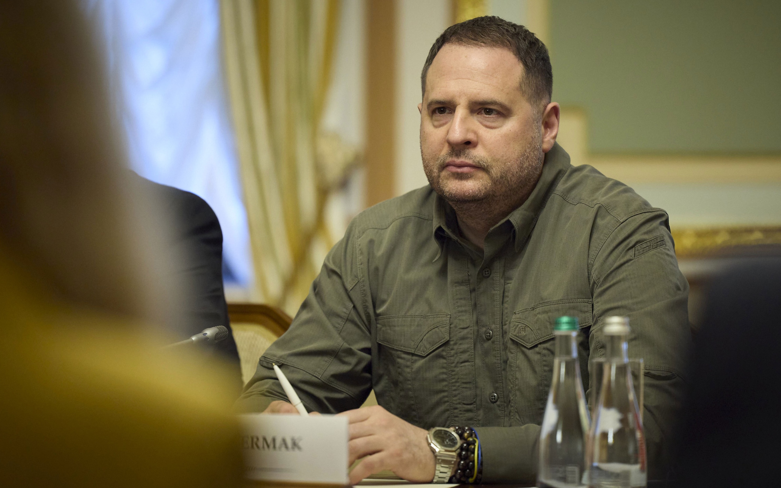 Адвокат: уголовное дело Ермака насчитывает 16 томов по 250 страниц каждый