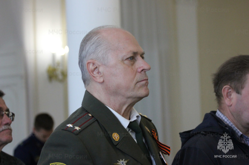 Копия Знамени Победы вручена колледжу государственной и муниципальной службы