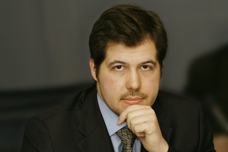 Евгений Надоршин: «Чем менее предсказуемы действия экономической политики, тем больше ущерба для экономики, и для инвестиций, и для роста предложения. Исправить их процентными ставками нельзя»