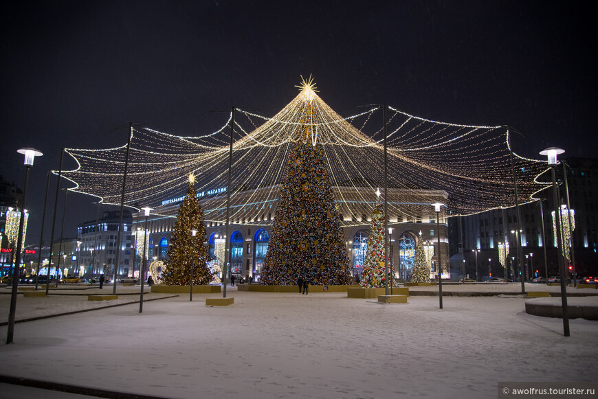 Новогодняя снежная Москва