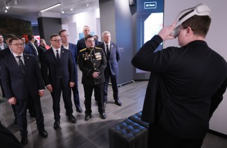 Сегодня в Челябинской области в рамках первого форума Единой России «Есть результат!» работает секретарь Генсовета партии Владимир Якушев. Автор фото - Наиль Фаттахов 