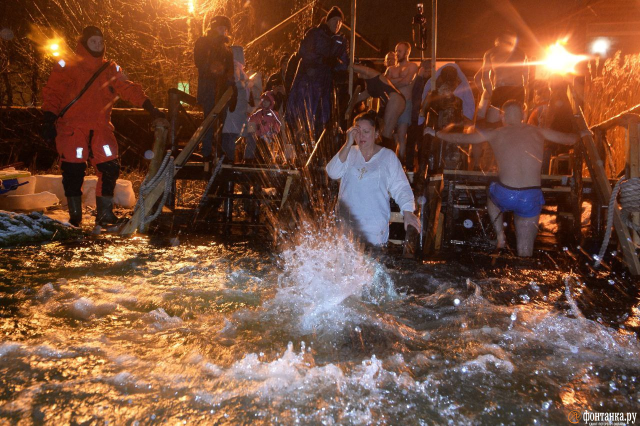 крещенские купания. крещение 19 января прорубь. купание на крещение 2023. мыться 19 января. мыться 19 января.