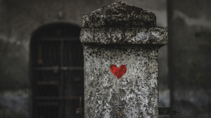 Сон в гробу, жизнь в фургоне и немецкий акцент: На что идут актёры, чтобы вжиться в роль