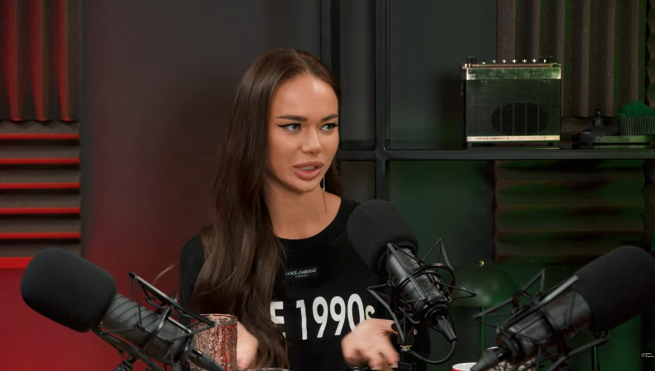 Яна Кошкина объяснила, почему не спешит впускать мужчин в свою жизнь