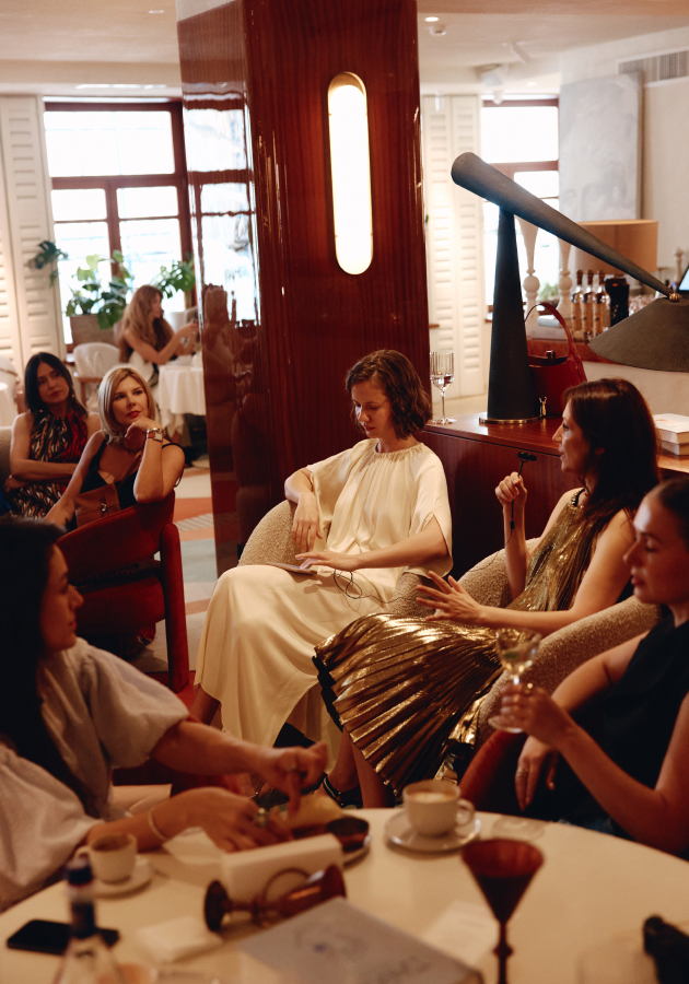 Запуск онлайн-путеводителя The Vanderlust Athens на «греческой» вечеринке Карины Ошроевой