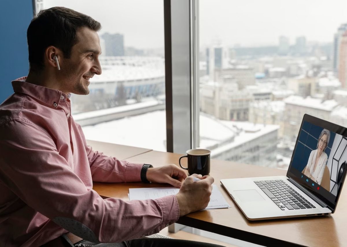 Аналитик по информационной безопасности. It специалист. Успешные переговоры. Логистический бизнес. Логистика.