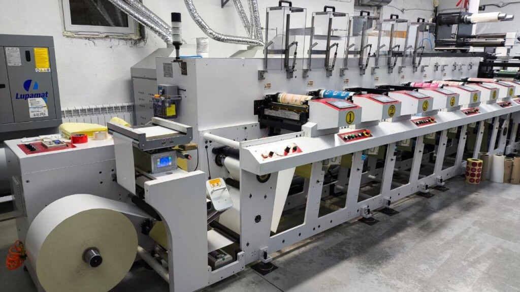 Комплекс оборудования для производства этикетки установлен в типографии GLPRINT