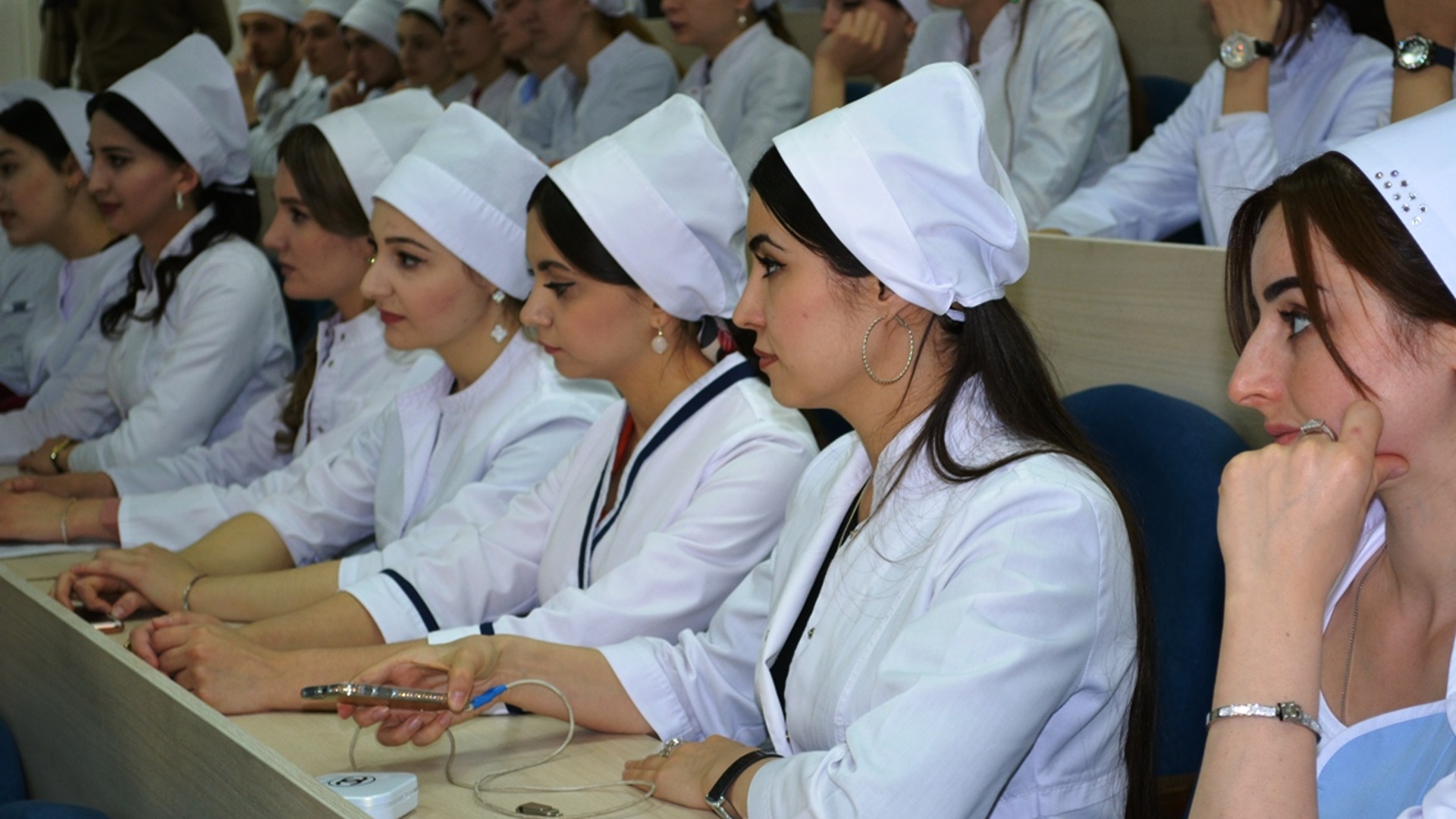 Проректоры медицинском университете. Мед университет Ингушетии. Медицинский колледж в Назрани. ИНГГУ медицинский Факультет. Ингушетия медицинский колледж Слепцовск.
