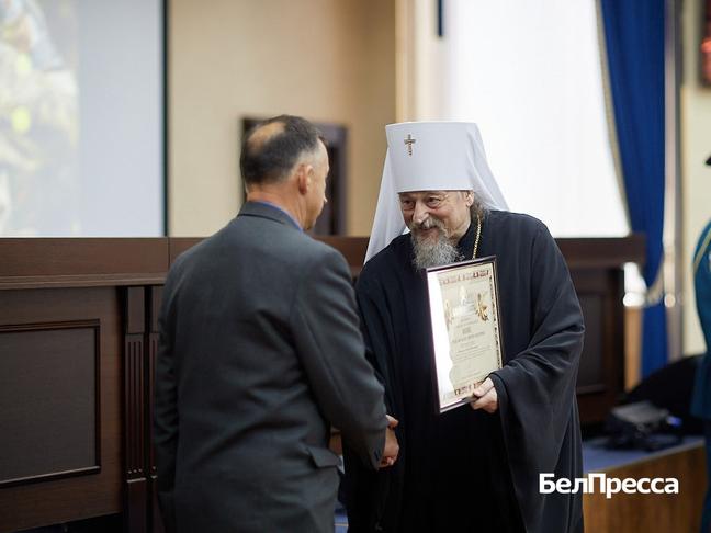 В День пожарной охраны губернатор наградил сотрудников белгородского МЧС - Изображение 1