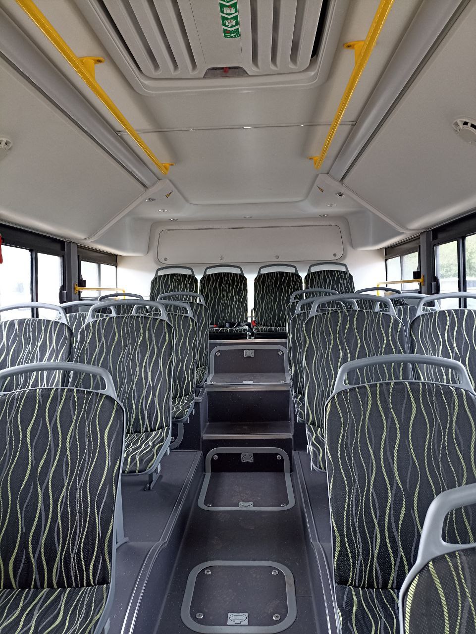 Синий автобус дивногорск. Автобус укомплектован. Ремни в междугородных автобусах. Ютонг автобус новый салон. Паз новый.