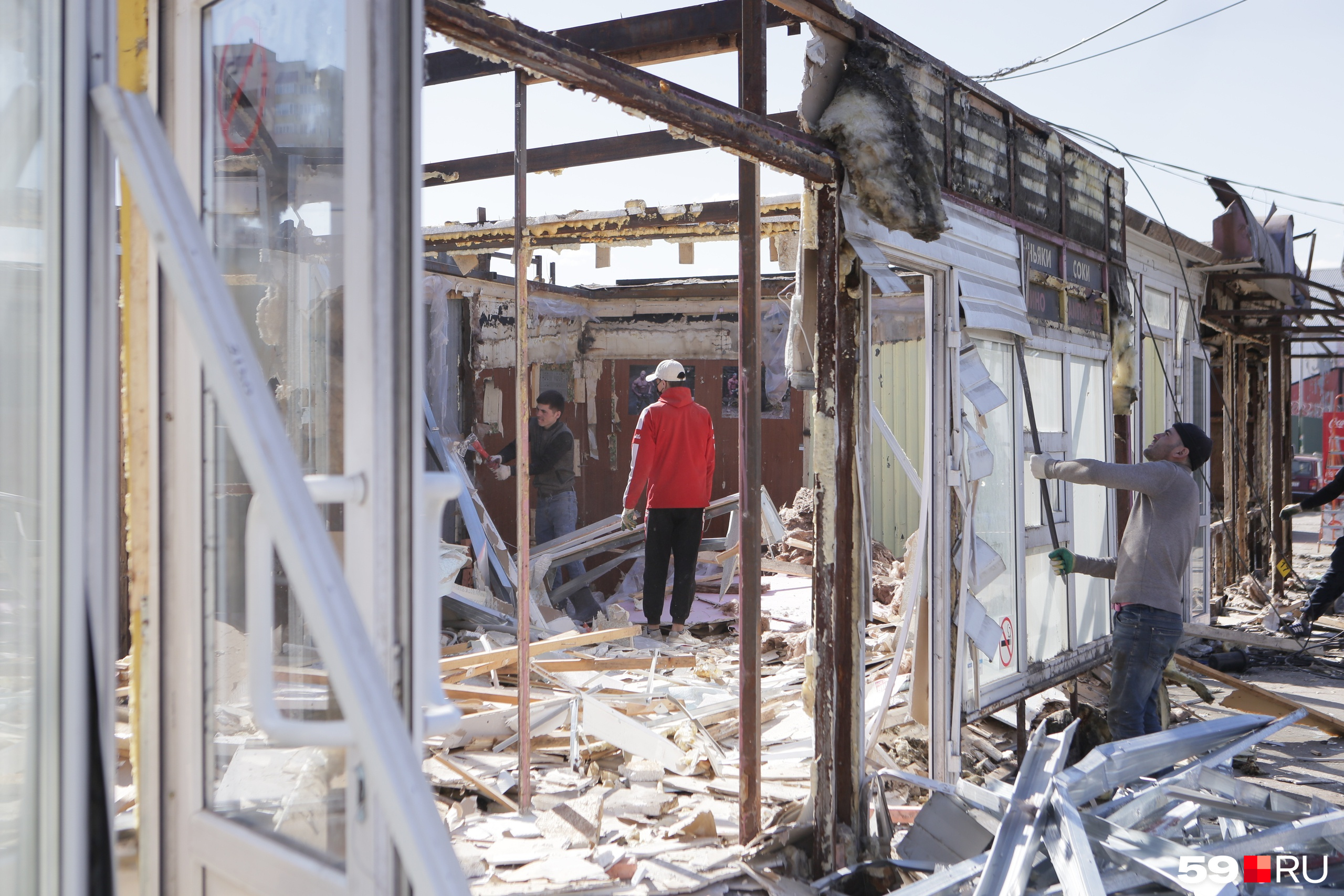 Эспланада пермь 2022. Ледяной городок в перми 2021. Пермь эспланада, 12 июня. Эспланада пермь 2021. Пермь новый год 2022.