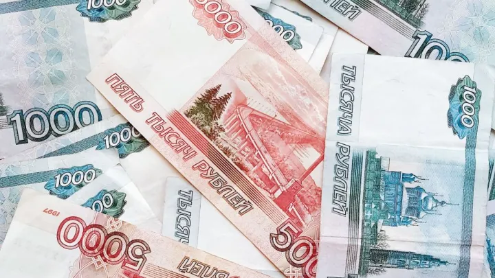 Избыток молока, конкуренция производителей: эксперты раскрыли, почему на складах в России скопилось много сыра