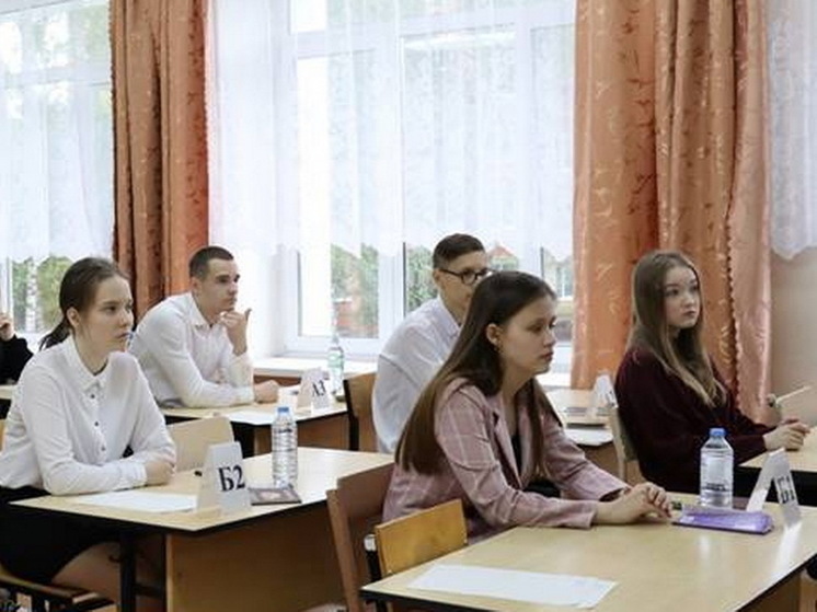 Больше 2400 выпускников сдали ЕГЭ по русскому языку в Марий Эл