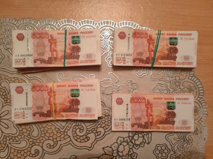 В Югре бдительная пенсионерка помогла полицейским поймать курьера мошенников