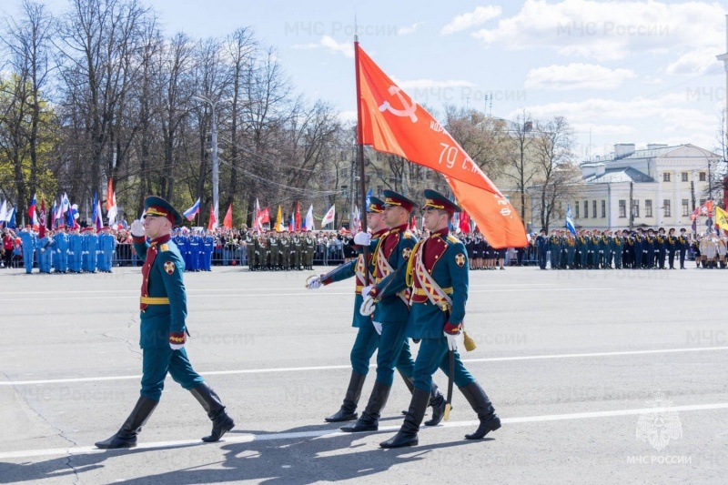 Кировские спасaтели приняли участие в торжественных мероприятиях в честь юбилея Великой Победы