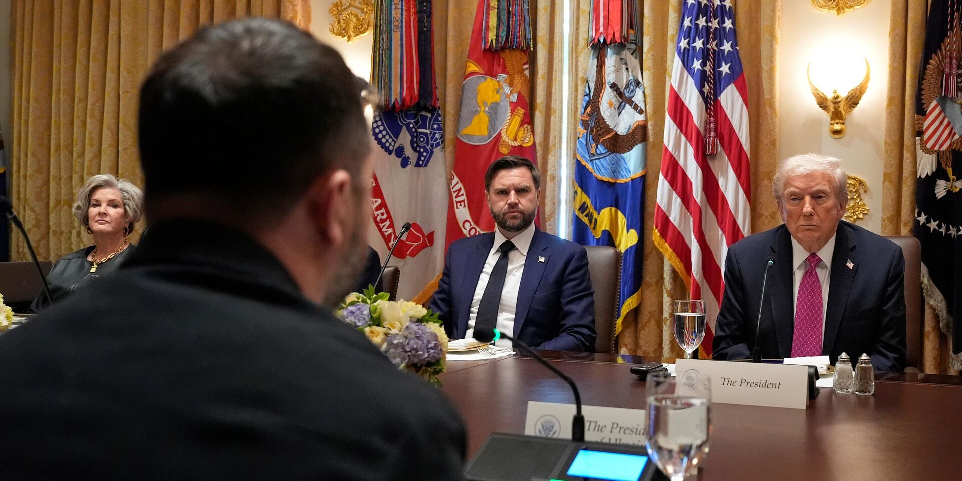 Владимир Зеленский принимает участие во встрече с президентом США Дональдом Трампом в Белом доме 17 октября 2025 года - ИноСМИ, 1920, 23.10.2025