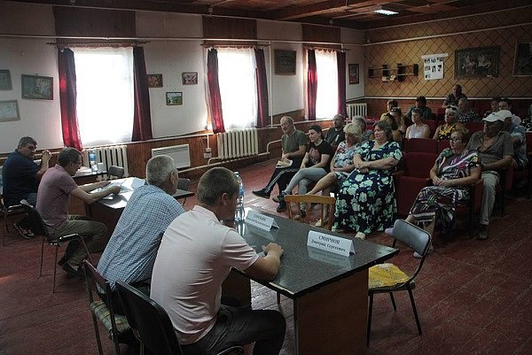 Сотрудники администрации городского округа Лотошино провели выездную встречу с жителями деревни Хранево