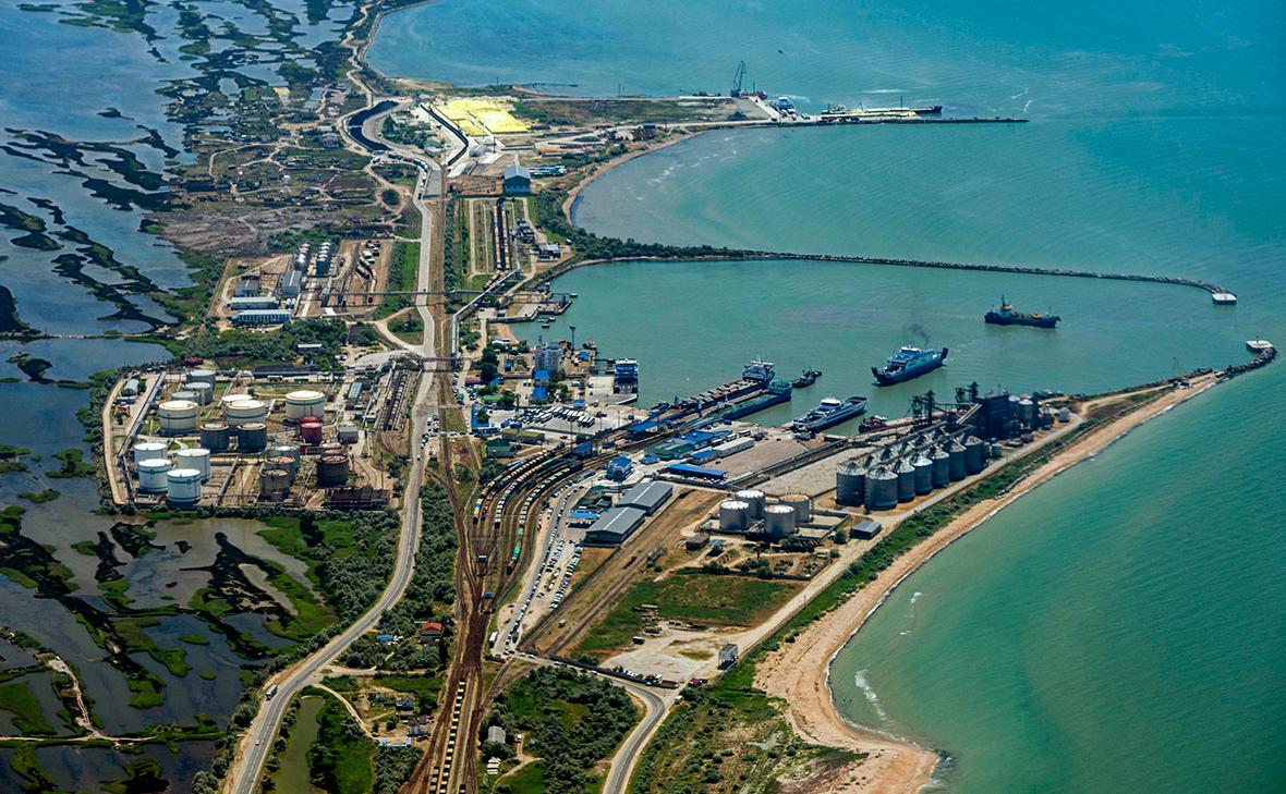 Морской порт керчь. Феодосийский морской порт. Феодосийский морской порт. Ab fight крымский порт. Керченский морской торговый порт.